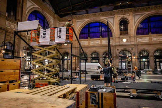 A-Line Aufbau und Anlieferung - Event-Equipment Installation durch cross equip Team
