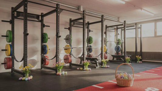 cross equip Showroom Pf�ffikon mit Power Racks, Bumper Plates und Oster-Dekoration � Oster-Aktion 2026