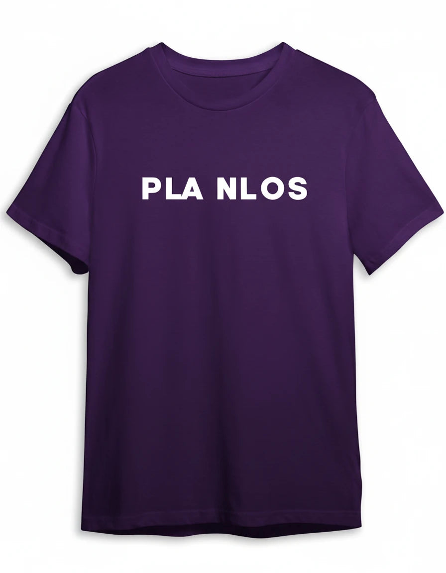 Planlos Shirt in Violett mit Weiss Druck