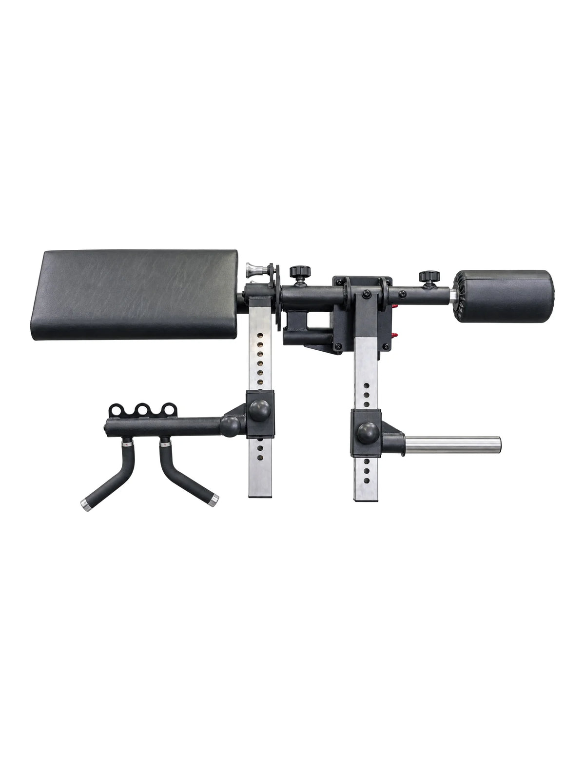 Leg Extension & Curl Attachment freigestellt von vorne – links das Armpolster, darunter die zwei abgewinkelten Griffe, rechts die Schaumstoffrolle und die Hantelaufnahme an den gelochten Hülsen