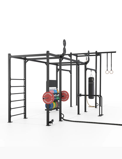 Functional Tower Massive im Einsatz – Seitenansicht mit installiertem Trainings-Equipment