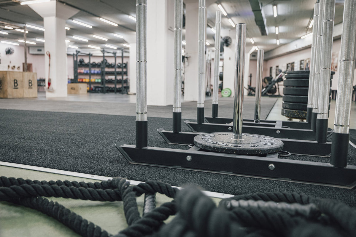 Trainingsbahn mit Schlitten und Battle Ropes im Balboa Underground