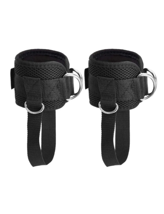 Feet Strap im Paar freigestellt – zwei schwarze gepolsterte Knöchelmanschetten mit Mesh-Aussenseite, je ein D-Ring zum Einhängen und eine lange Zuglasche durch einen kleineren Ring