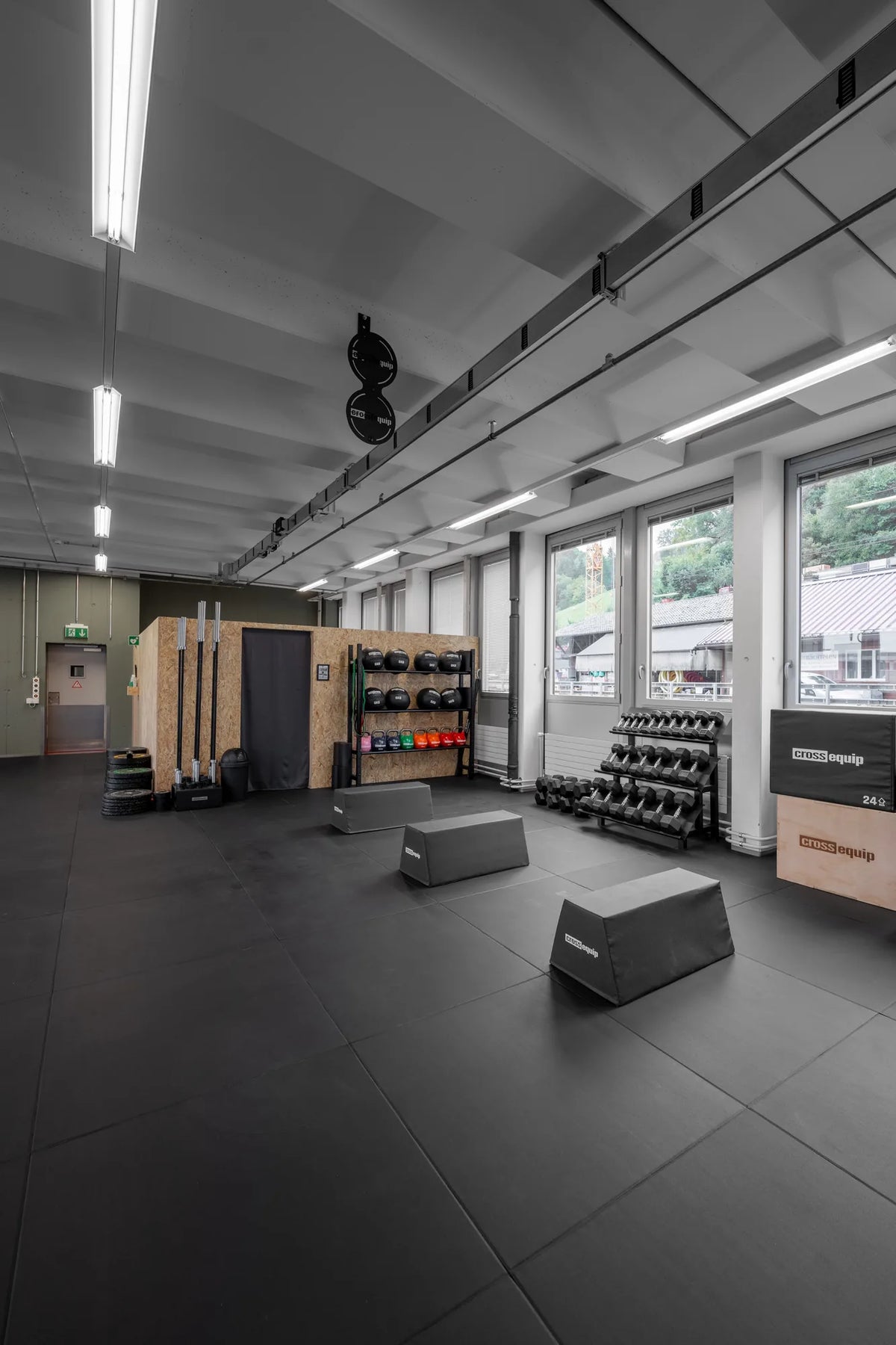 Plyo-Boxen und Wall Balls bei CrossFit Wabern von cross equip