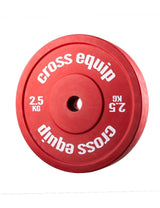 Full Size Technique Plate 2.5 kg von vorne – rote Scheibe in vollem Hantelscheiben-Durchmesser mit weisser Aufschrift cross equip und der Gewichtsangabe 2.5 KG