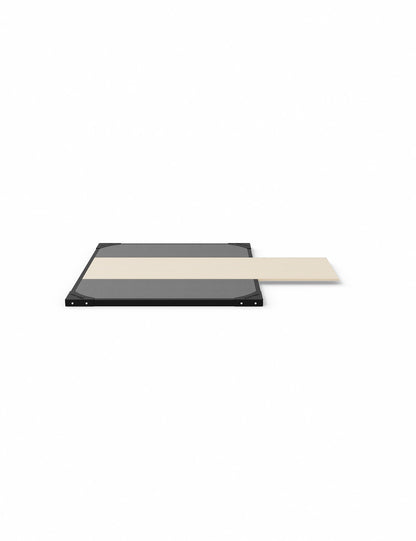 Lifting Plattform für Power Rack mit Dämpfung 2m x 2.5m – Seitenansicht mit Stahlrahmen und durchgehender 1m x 3m Holzplatte