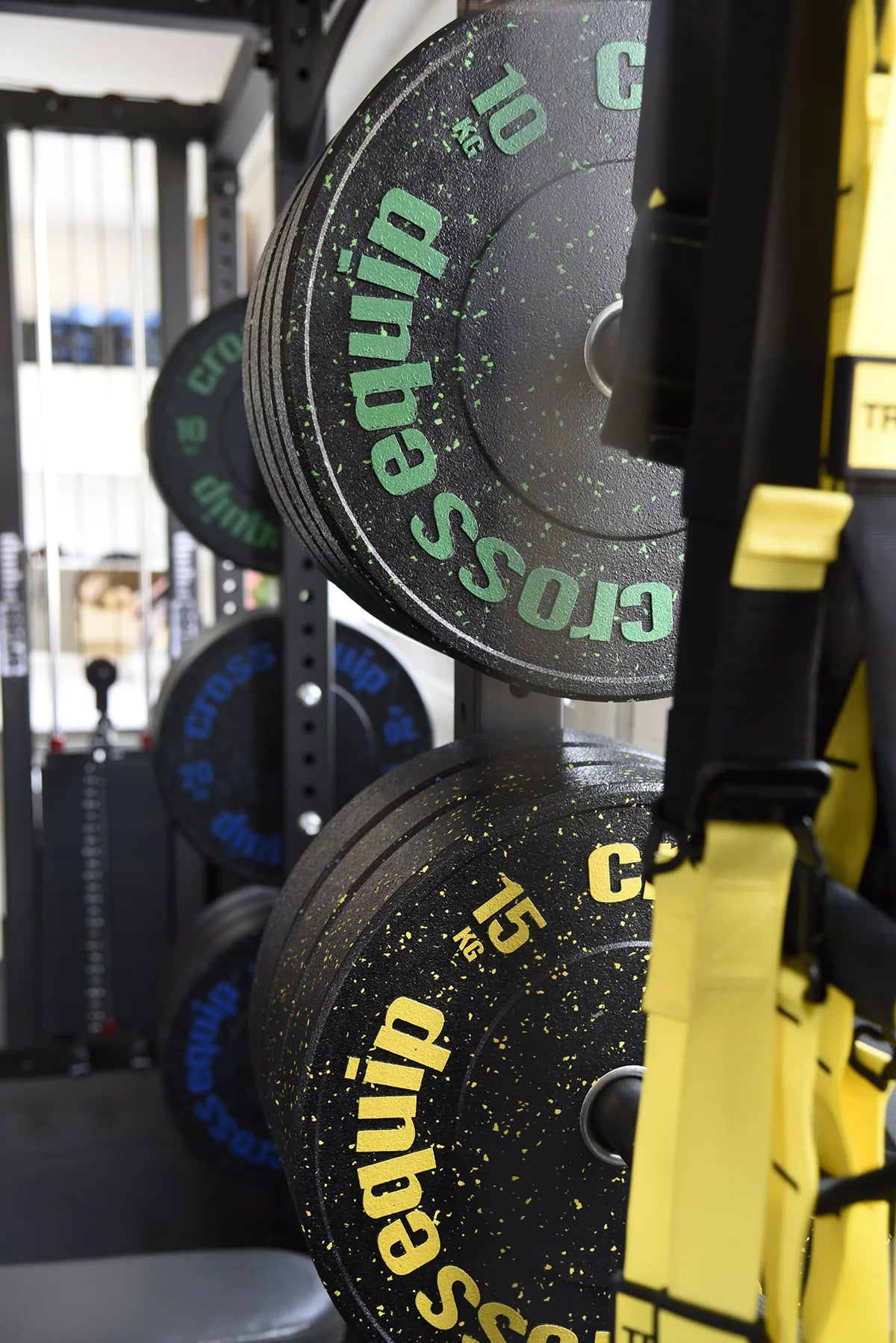 cross equip Hantelscheiben am Rack im Power Club Boniswil